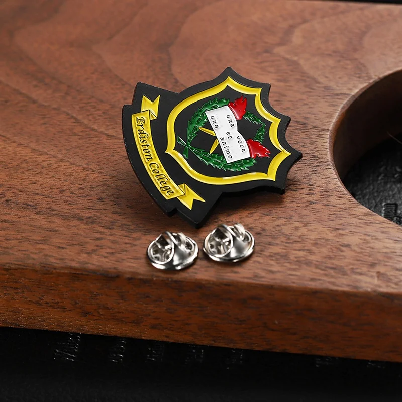 20-Years Supplier Factory Lapel Pins Customized Hard Soft Enamel Pin Badge 3D Zinc Alloy Metal Erdiston College Pins for Clothes