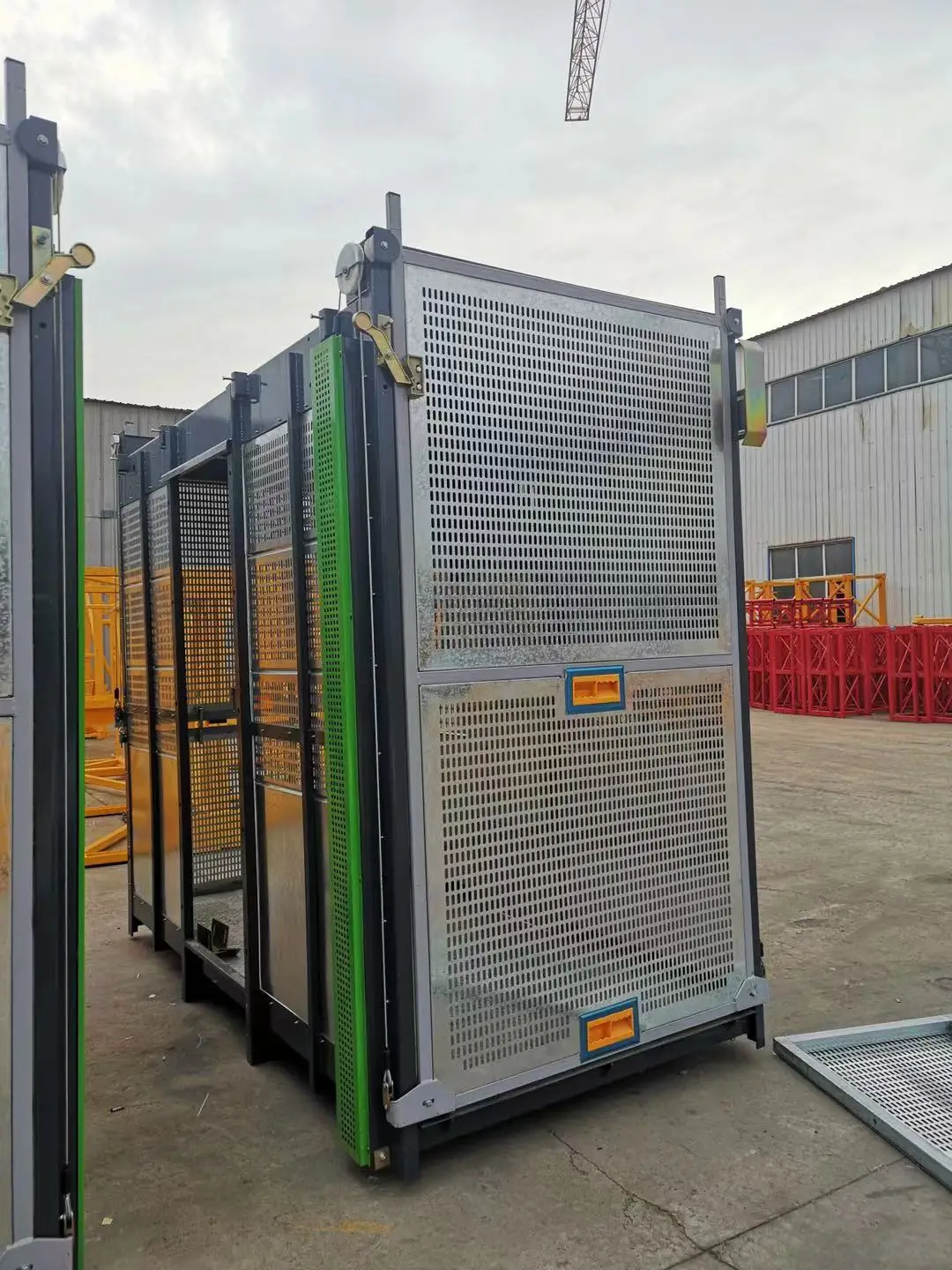 Variable frequency drive two Construction Hoist Lift SC200/200