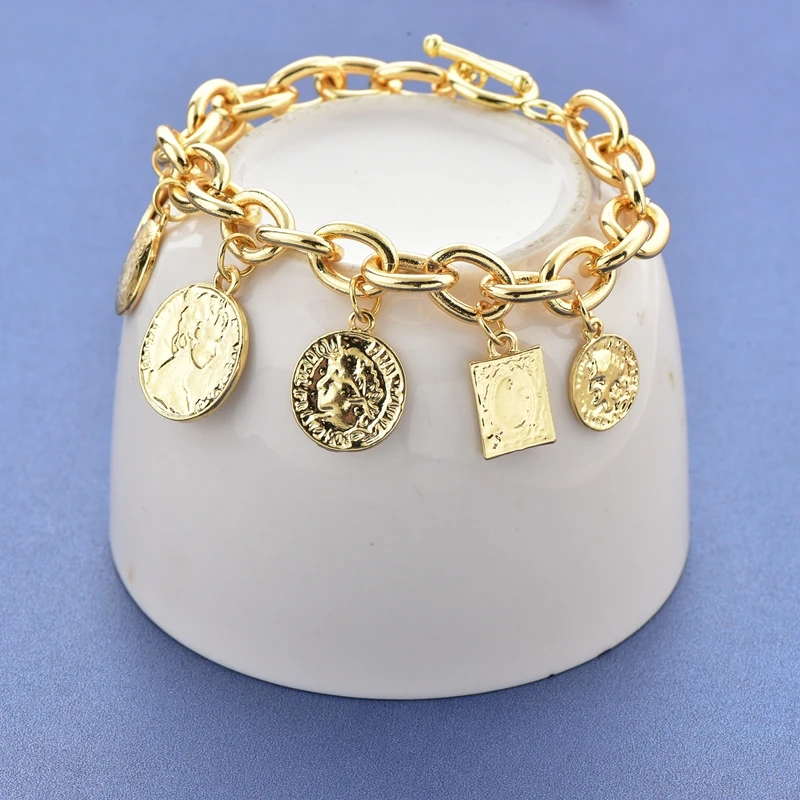 
Hot Punk Style Hip Hop Copper Coin Head Coin Coin Alloy Bracelet Bracelet Accessories Female 
