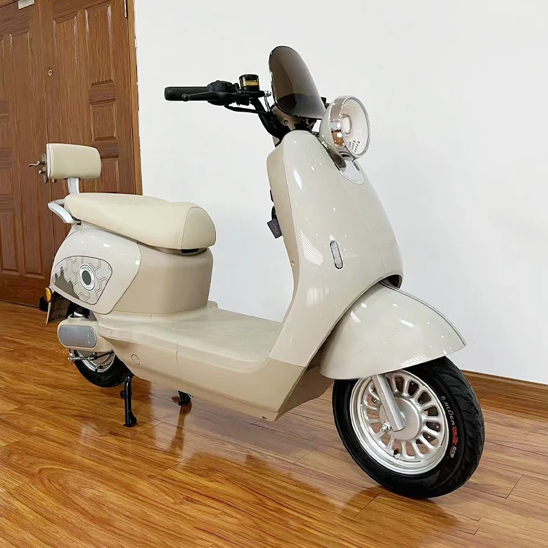 Luna Electric Motorcycle 800W 60V 20AH Electric Scooter Lead Acid Battery New Design Max Speed 45kmh E-bick for On-Road Use