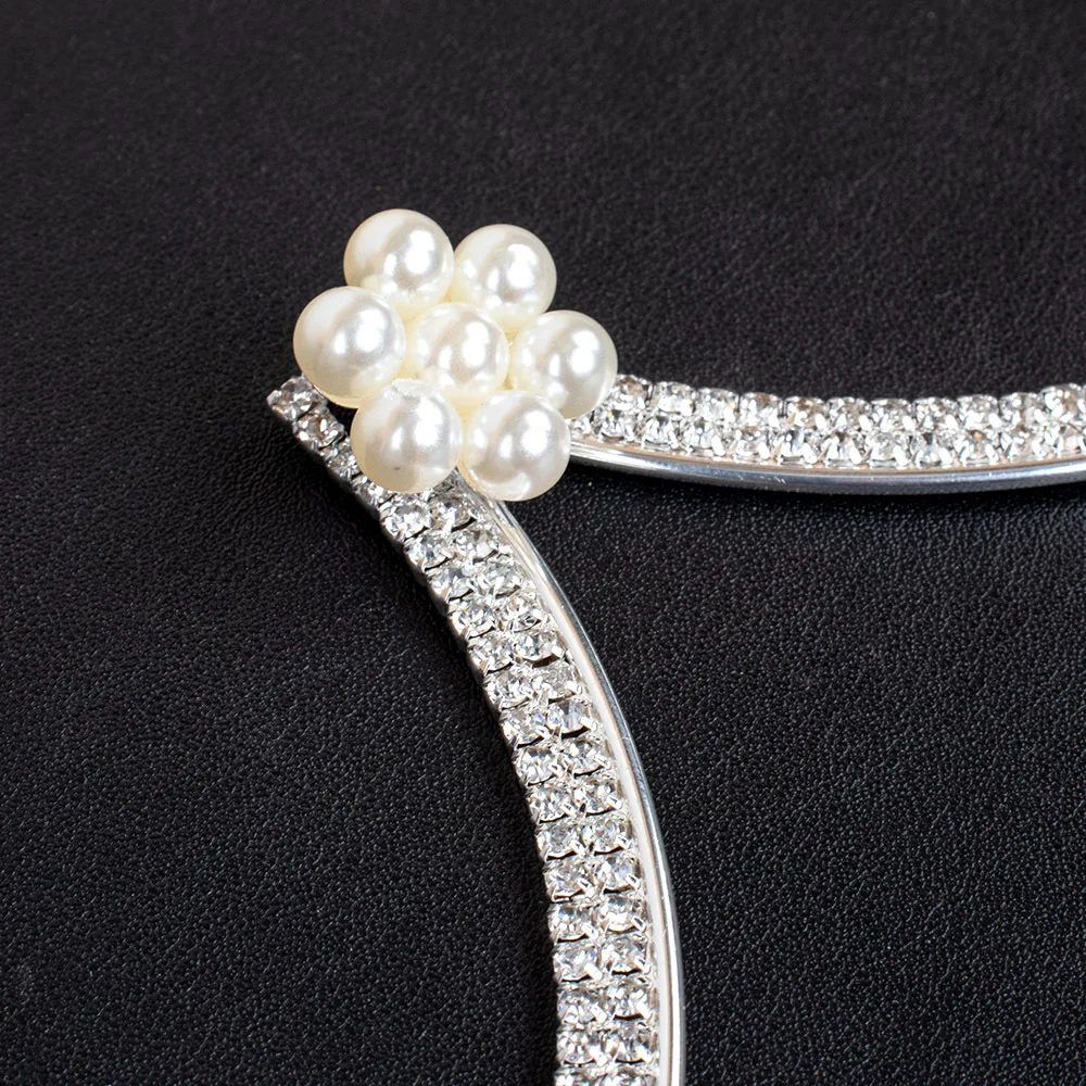 2023 New Style Crystal Flowers Bra Chain Shiny Rhinestone Metal Neck Sexy Chest Chain Jewelry Body Chain For Women