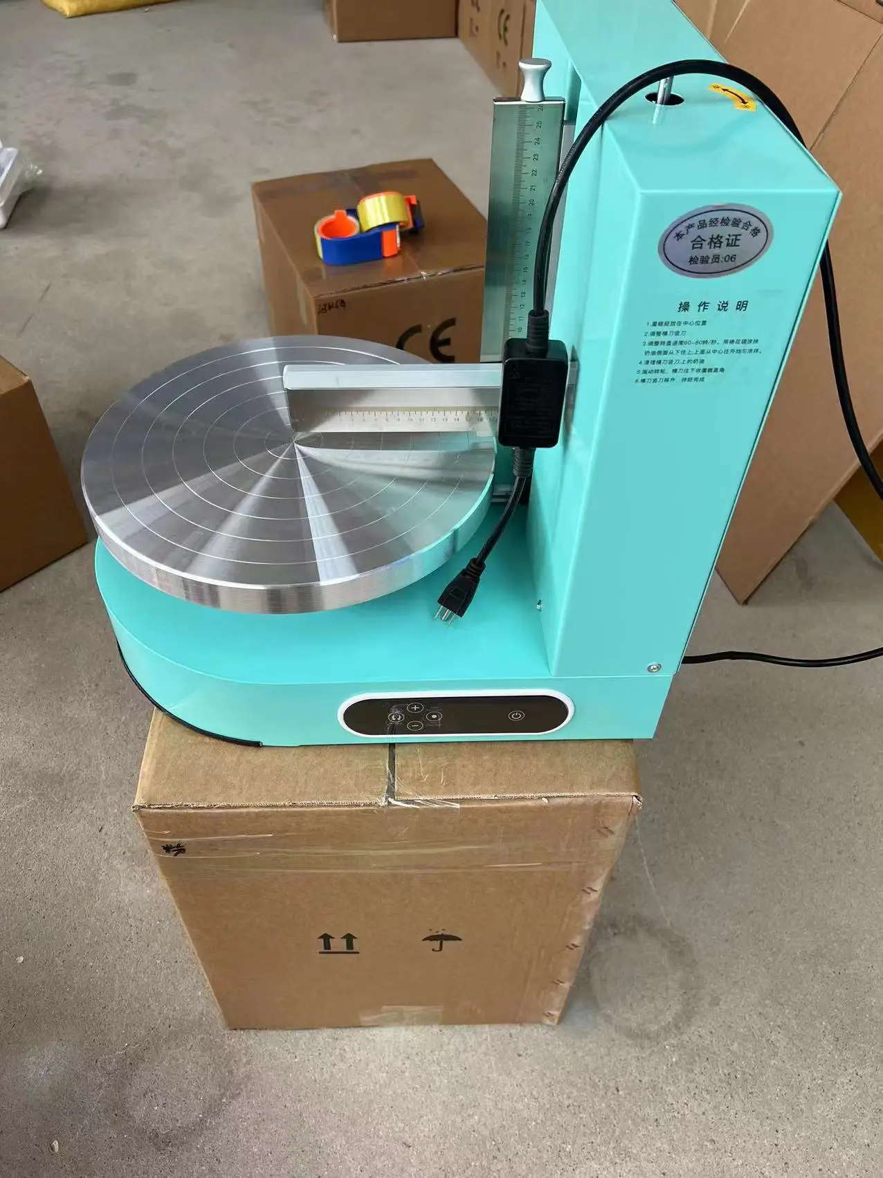 Durable automatic round cake cream plastering coating filling machine for sale cream fill machine for cake