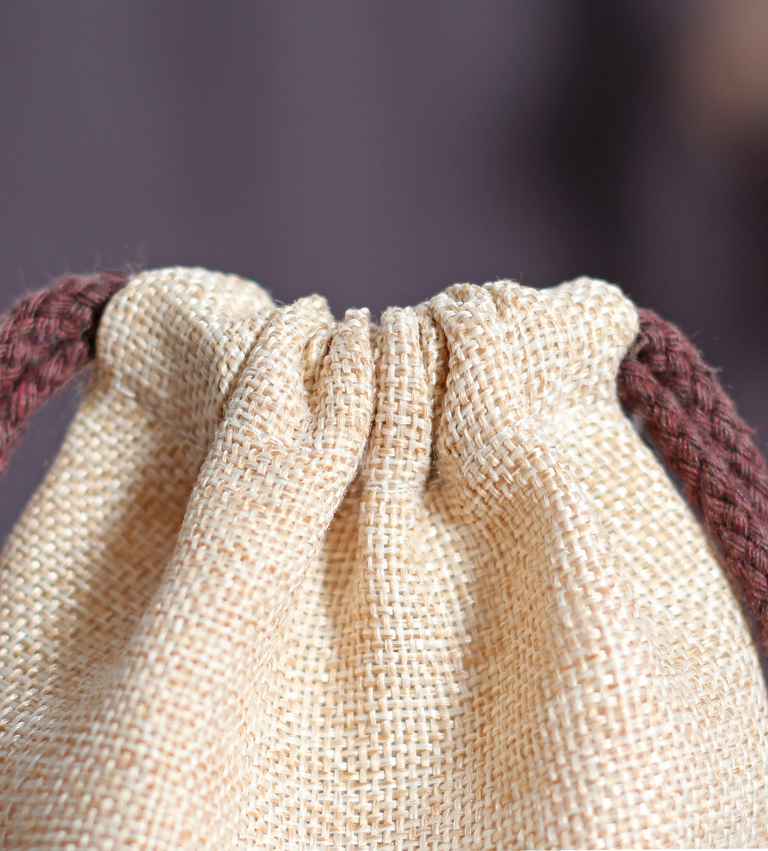 Hot sell custom drawstring burlap fabric packaging pouch jewelry jute bag for Gift Bags Jute Jewelry Drawstring Bags