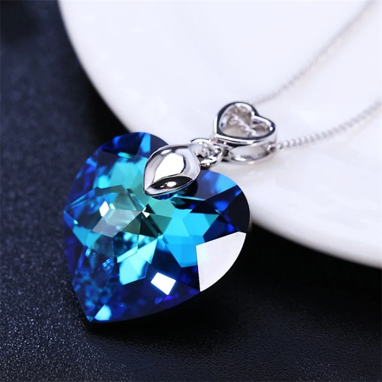 Fashion Trend Crystal Pendant Blue Heart of the Sea Necklace Jewelry Plating Alloy Ladies Silver Necklace