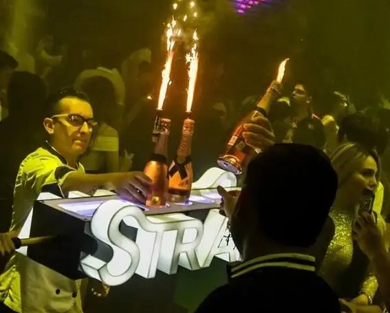 CHARIOT BOTTLE PRESENTER - L.E.D LETTERS  Bottle Presenter Customize logo