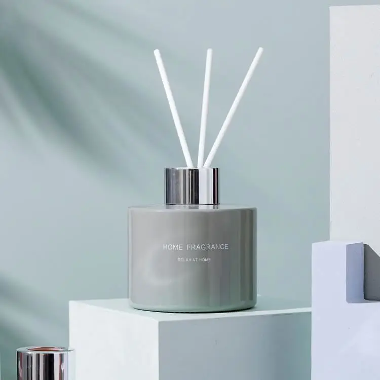 2023 Hot selling 20ml fireless aromatherapy essential oil reed diffuser scent deodorant home fragrance ornaments