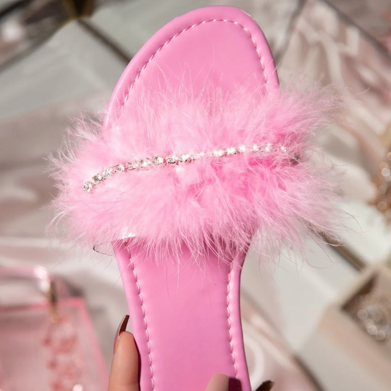 2021 Factory direct sale hot sale plush new arrivals slippers fashion chic rhinestone solid color women summer holiday sandals