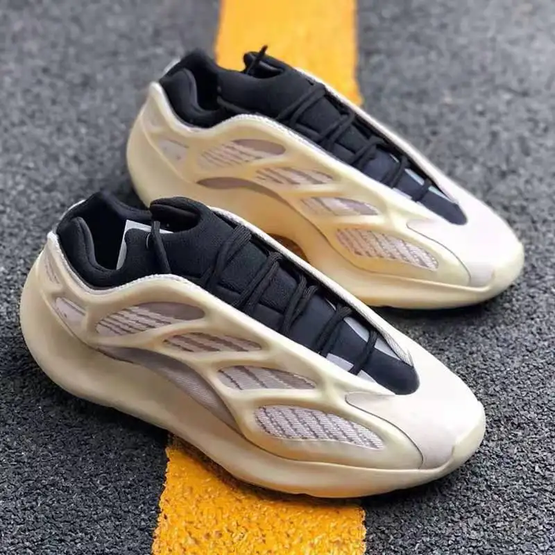 2021 New Design Original Quality Custom Brand Logo Reflective Yeezy 700 V3 Men Running Sneakers