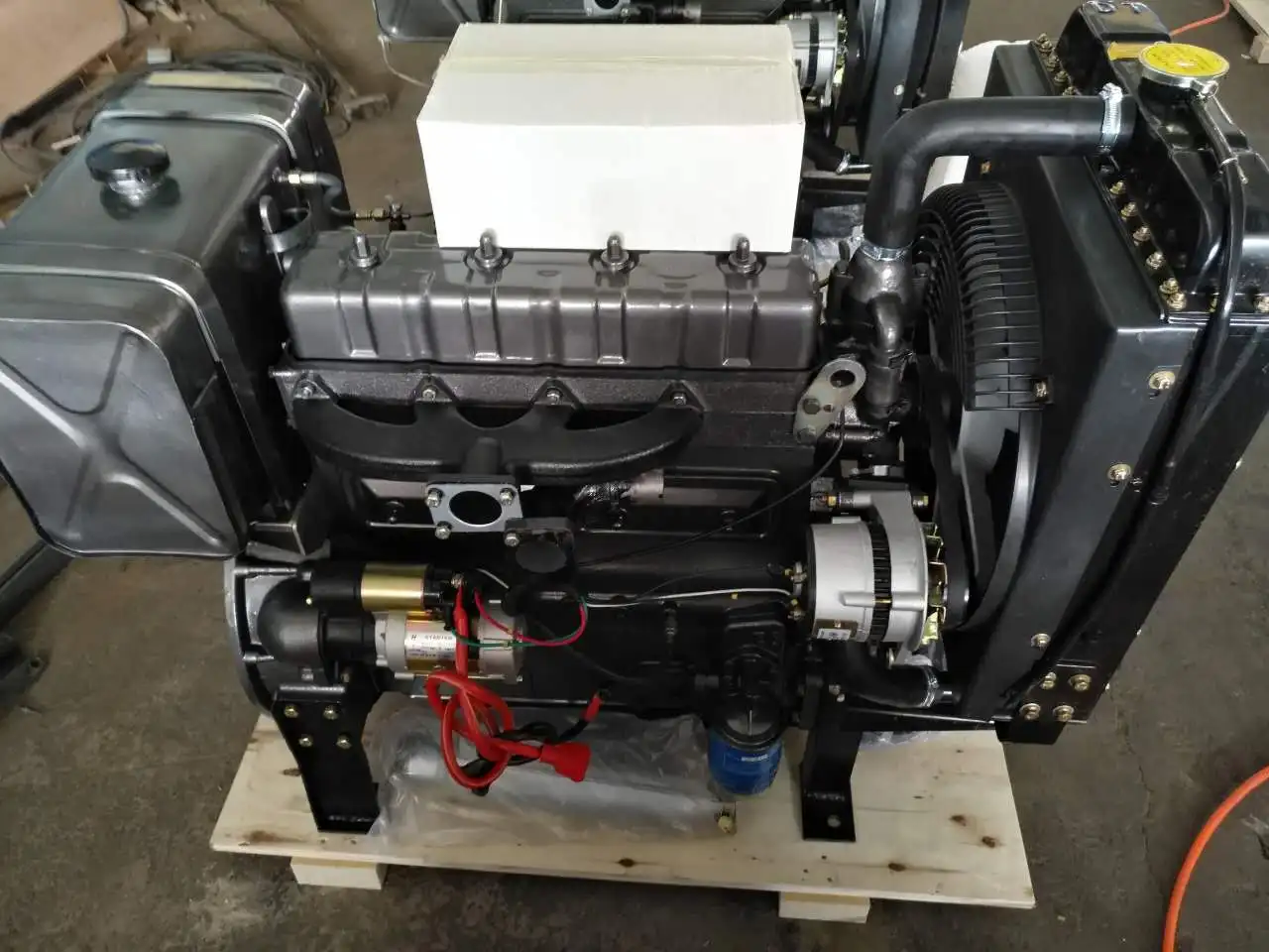 4 cylinder  series high speed 40 hp diesel engine 4 CYLINDER ENGINE HIGHER QUALITY FOR GENERATOR