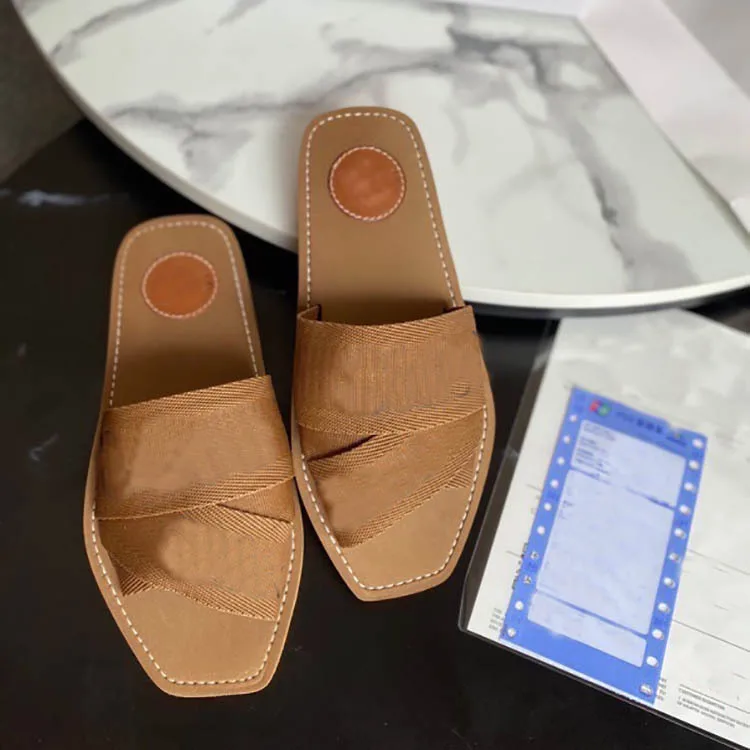 2022 New Crystal Jelly Sandals Multi Color Diamond Flat Women Slipper Clear Slip on Shoes for Lady Beach Jelly Slides Slippers