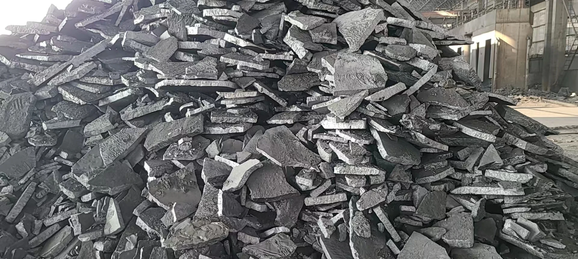Ferrosilicon, a special additive for steelmaking