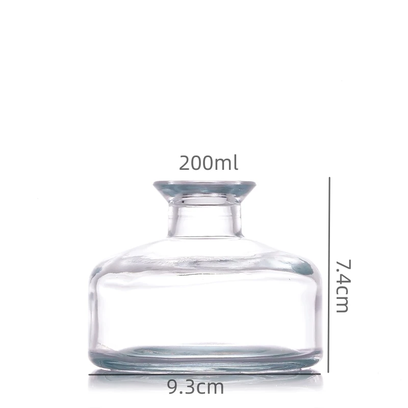 Wholesales 180ml 300ml Round Luxury Elegant Clear Essential Glassware Aroma Diffuser Glass Perfume Bottle With Golden Lid