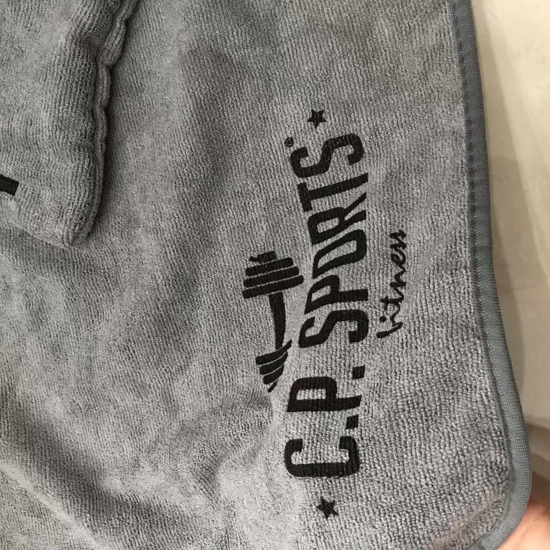 100% Cotton or Microfiber cotton sport Custom Logo Cheap Magnet workout towel Gym Fitness Towel with zip pocket