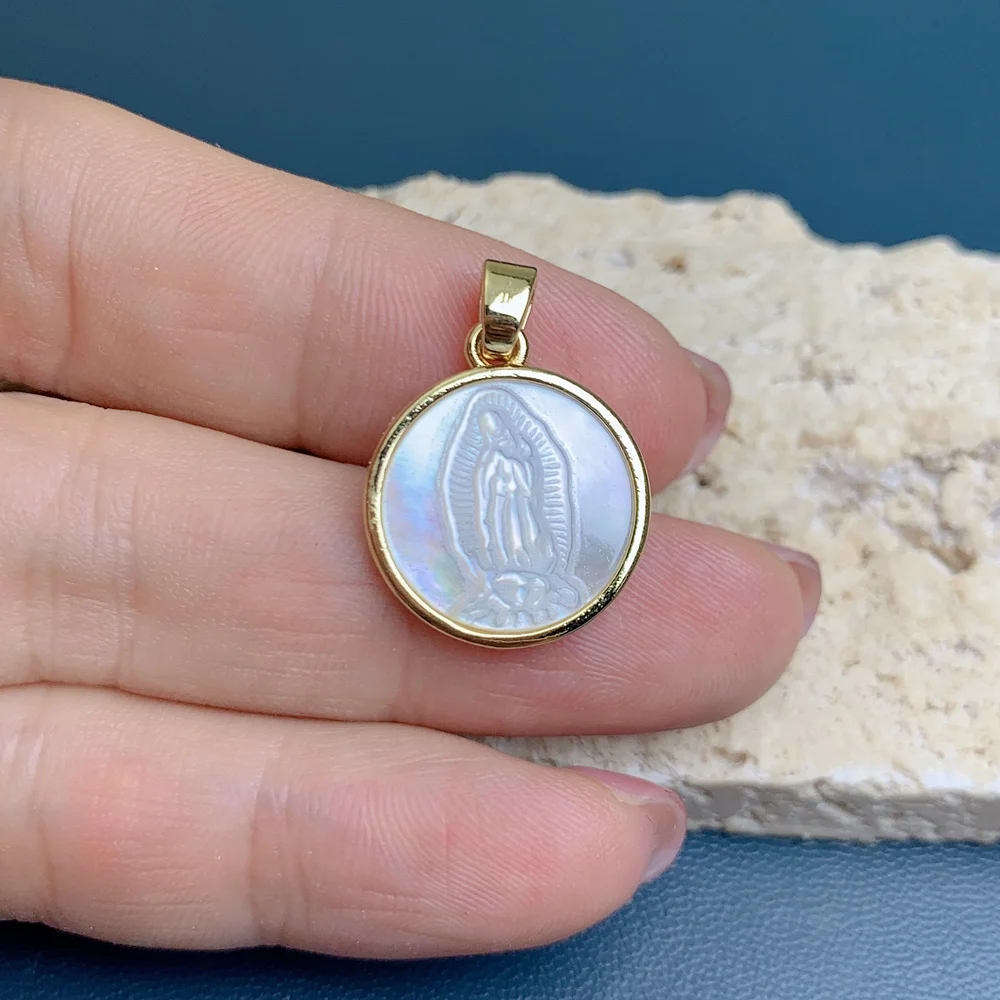 Wholesale Custom 17mm Round Our Lady Guadalupe Virgin Pendants PVD 18K Gold Plated Sea Shell Charms For Jewelry Making