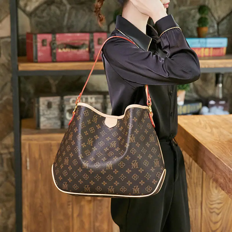 Exquisite Pattern Ladies Shoulder Bag Fashion Temperament Shoulder Bag Large Capacity Soft Pu Texture Messenger Tote Bag