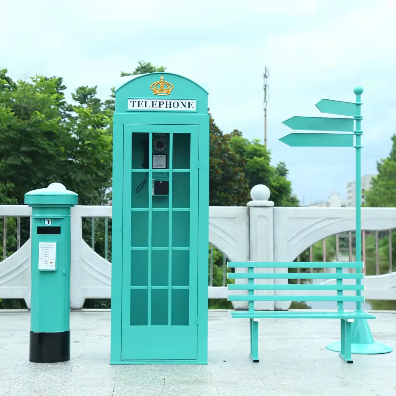 M927 New Art hotel decoration road pink green luxury telephone booth for flower arrangement wedding props
