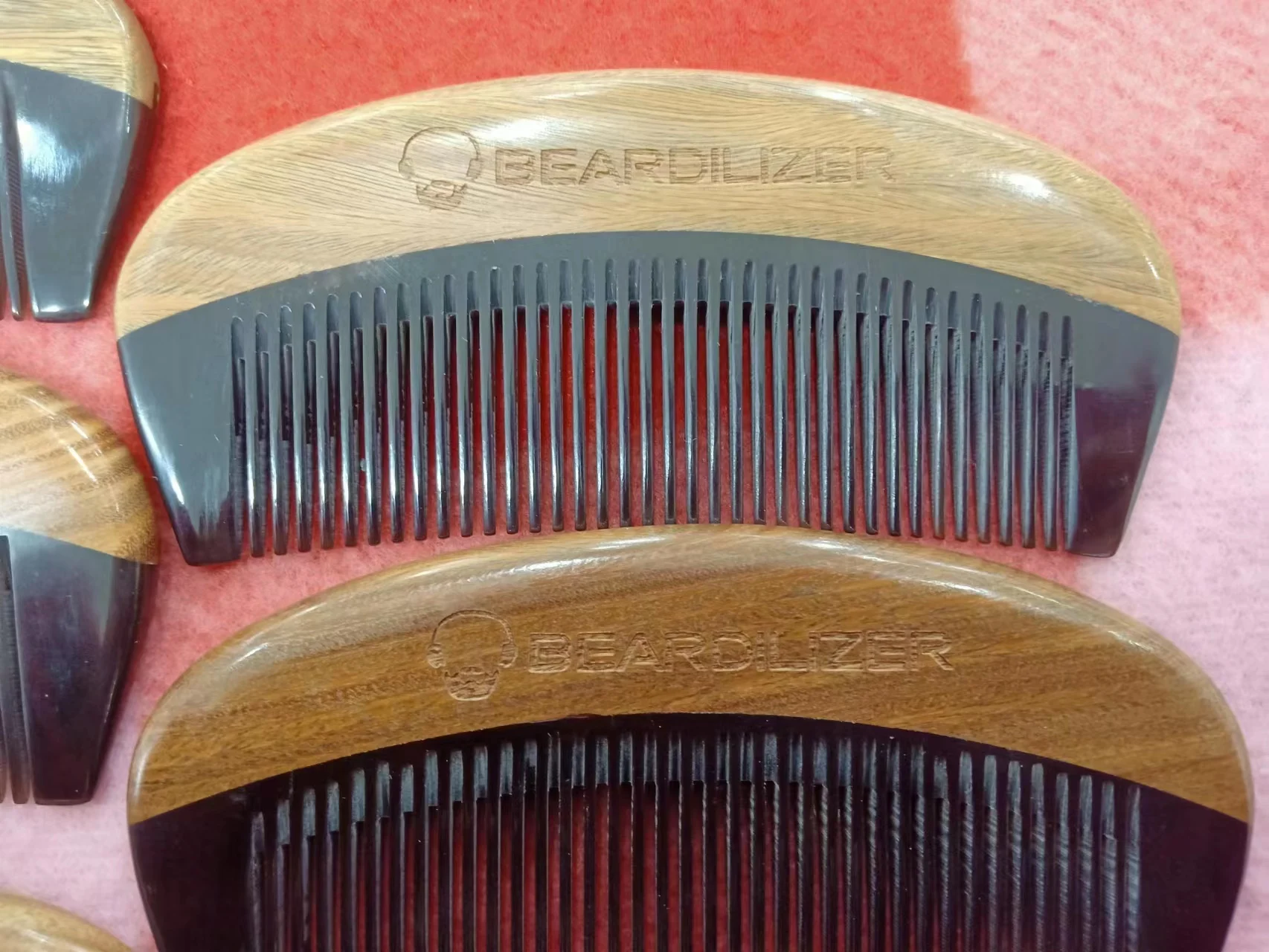 Custom Green Sandalwood Laser Beard Comb Wholesale Portable Pocket Ox Horn Wooden Hair Comb