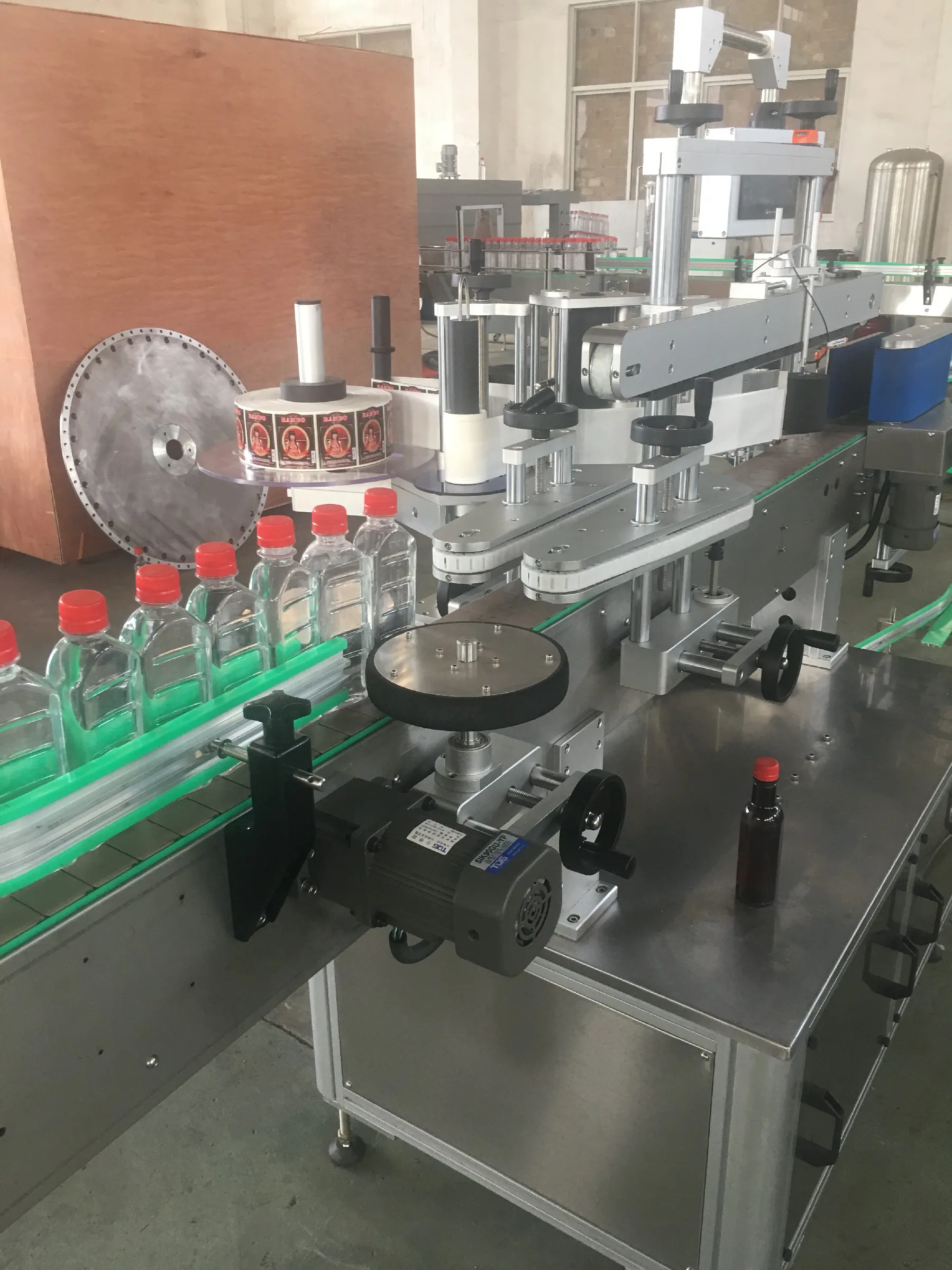 9000BPH liquor vodka plastic glass bottle filling machine