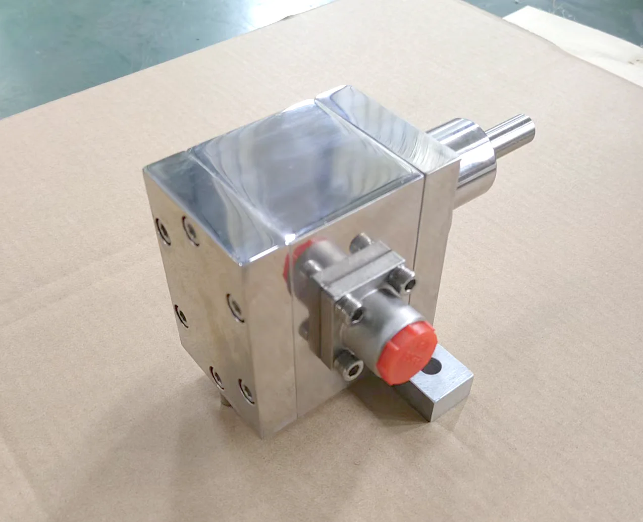 High conveying accuracy Silent spiral gear pumps