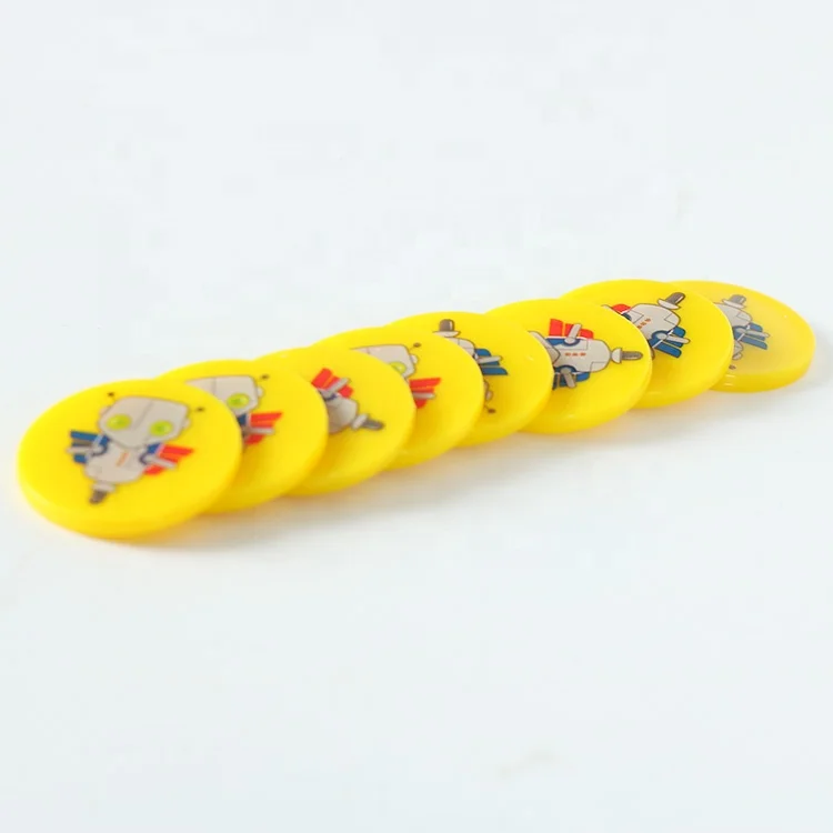 Пластиковые монеты из США за одну цену