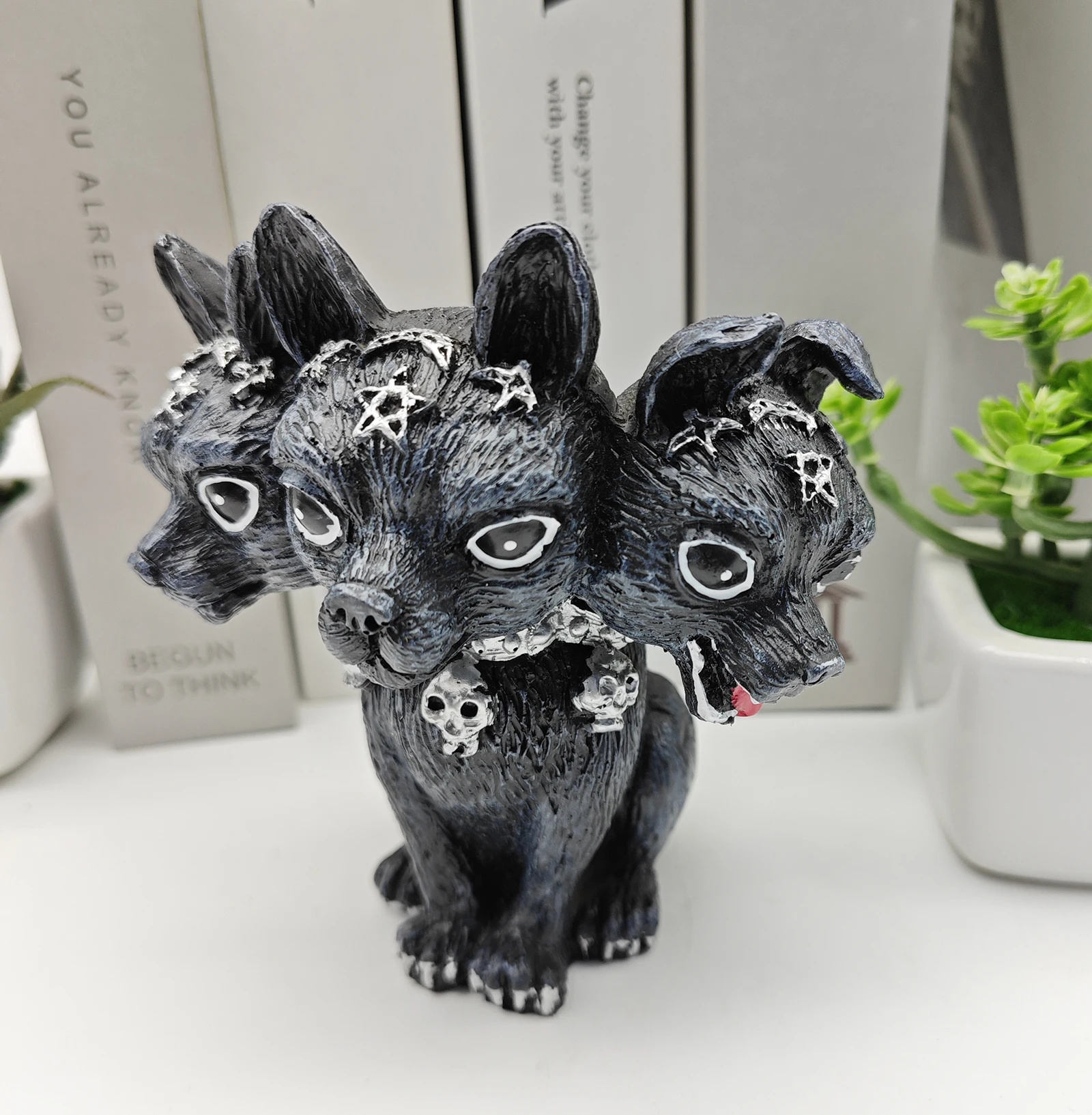 Fengzhi Factory Modern Style Animal Sculpture Magic Trench Coat Cat Resin Crafts for Garden & Home Decoration or Gift