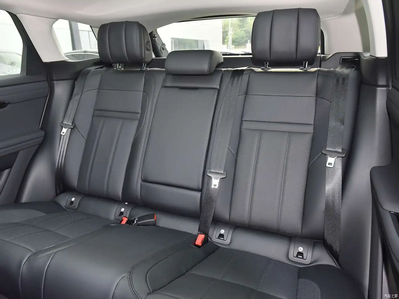2025 Luxury Range Rover VIP Electric Rear Seat Upgrade Kit for Land Rover Range Rover New Energy Vehicle Interior Enhancement
