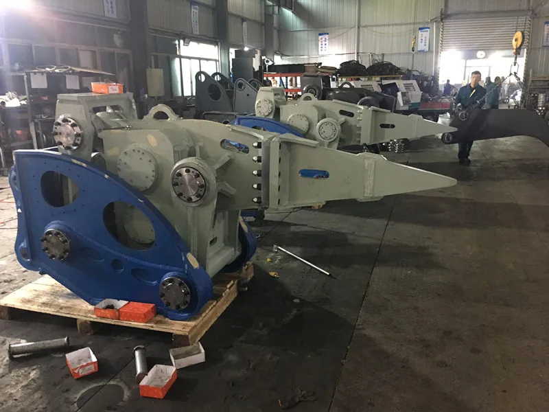 XCENTRIC RIPPER - impact ripper for excavators