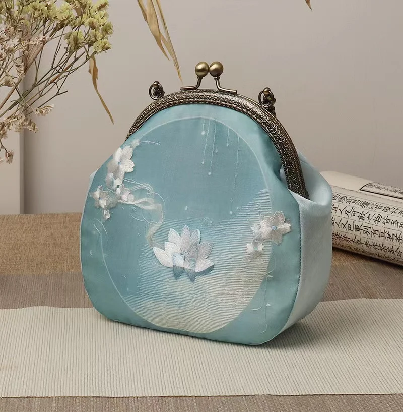 The most beautiful Chinese Antique silk hand-embroidered handbag for party