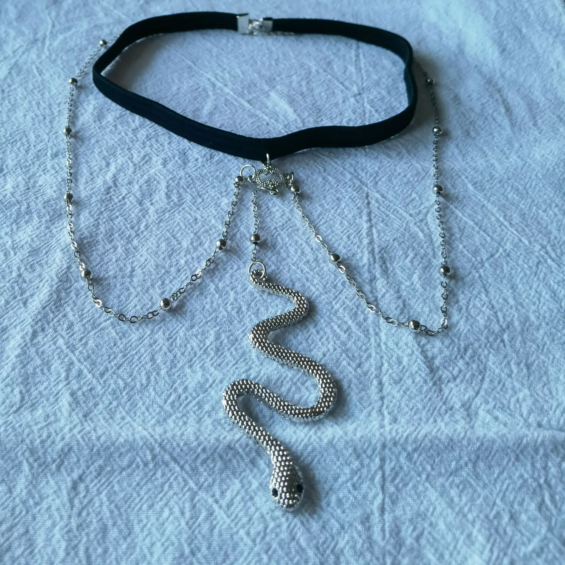 Hot selling Leg Chains Sexy Women Personality Snake Pendant Thigh Chain