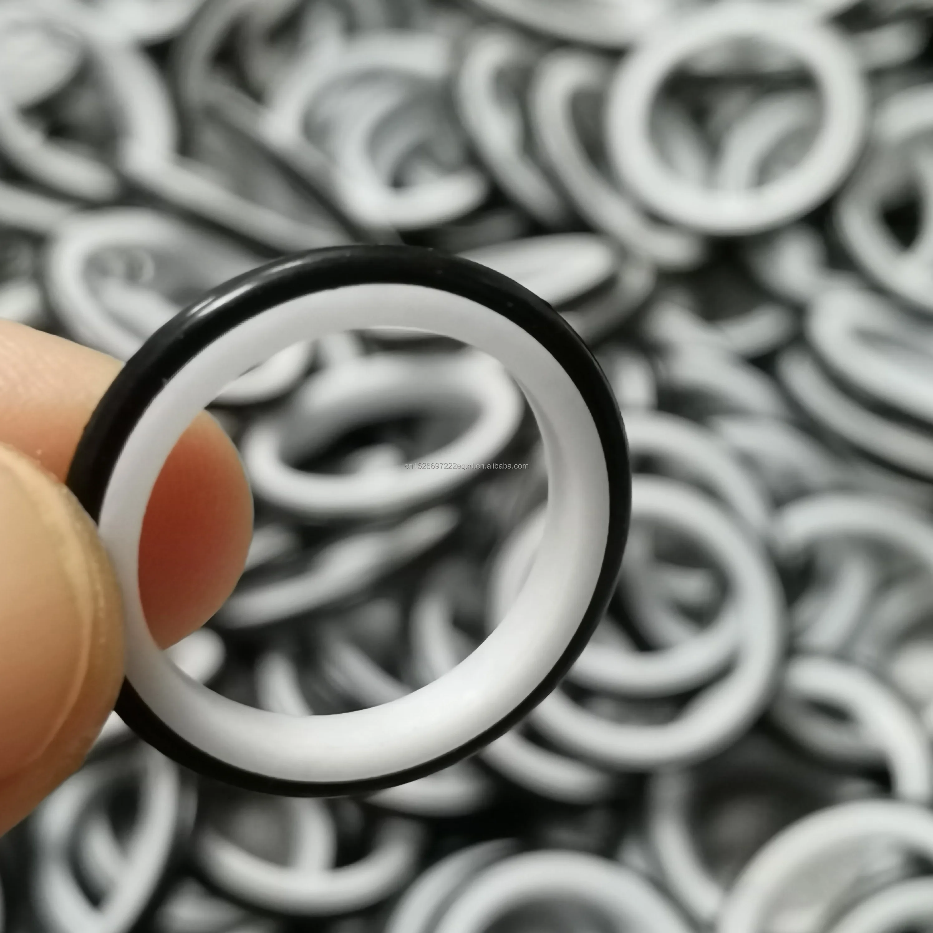 Popular factory direct supply shaft polyurethane OE slip ring seal