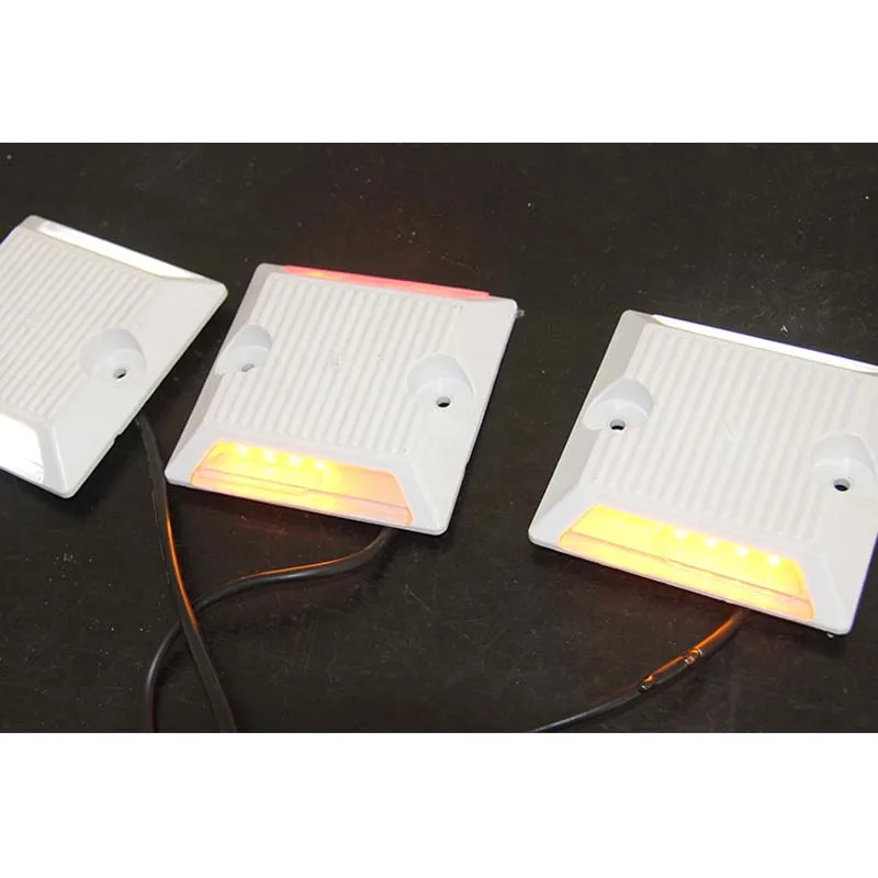
Trapezoid delineator plastic/Aluminum material double side cat eyes led reflecting traffic road stud 