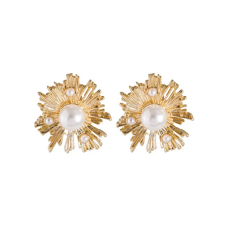 
New Accessories Color Sun Flower Earrings Retro Style Irregular Imitation Pearl Earrings Gold Fashionable Stud Earrings 