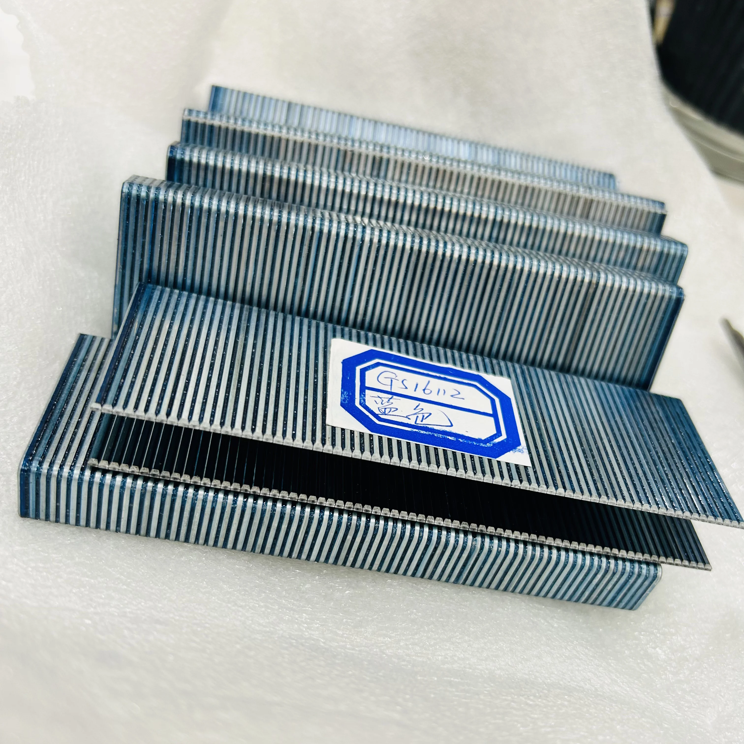 21Gauge Galvanized Nails Fine Wire Staples Sofa 80 Staple pin 8004