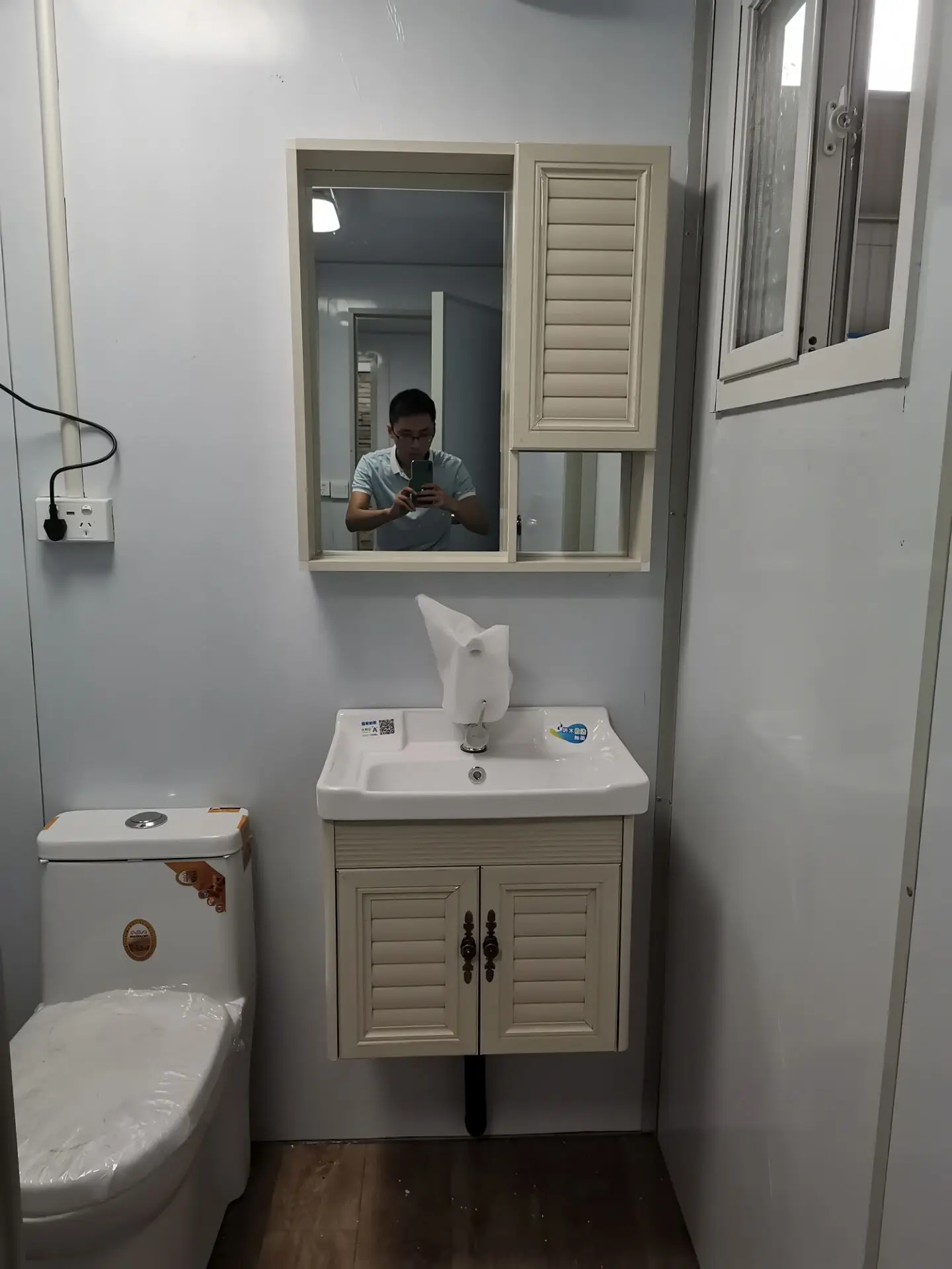 (AU Standard)Luxury prefab house flat pack steel structure container homes with bedroom/kitchen/bathroom/LED light