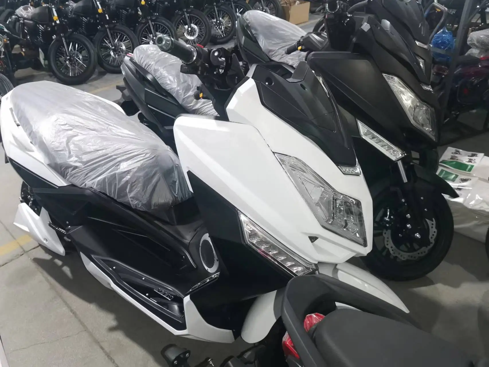 72v T9  Streetbikes Racing Electric Motorcycle 125 CC 85KM/H