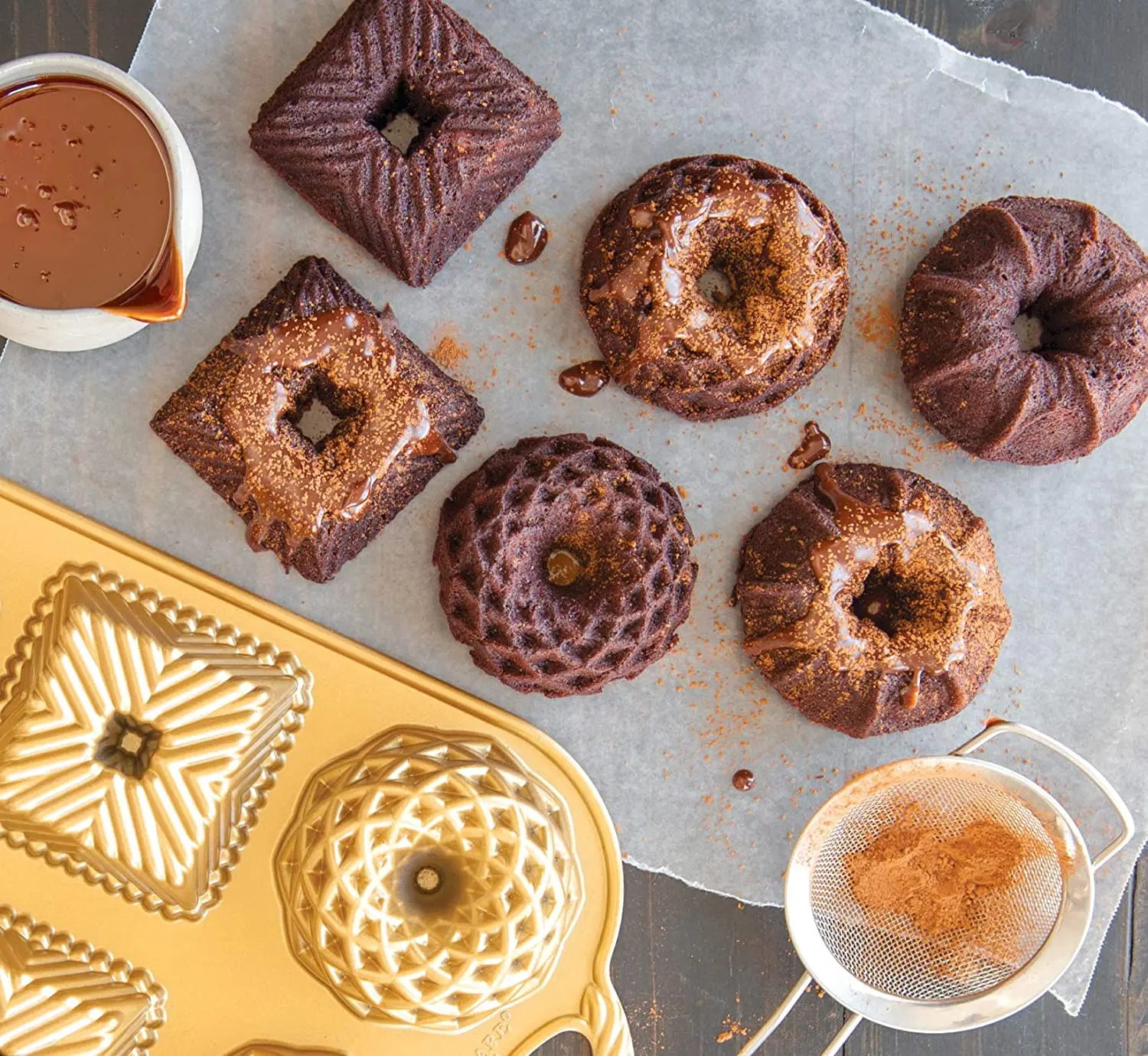 High quality Die cast aluminum non stick  Geo Bundtlette Pan cake pan for making cake