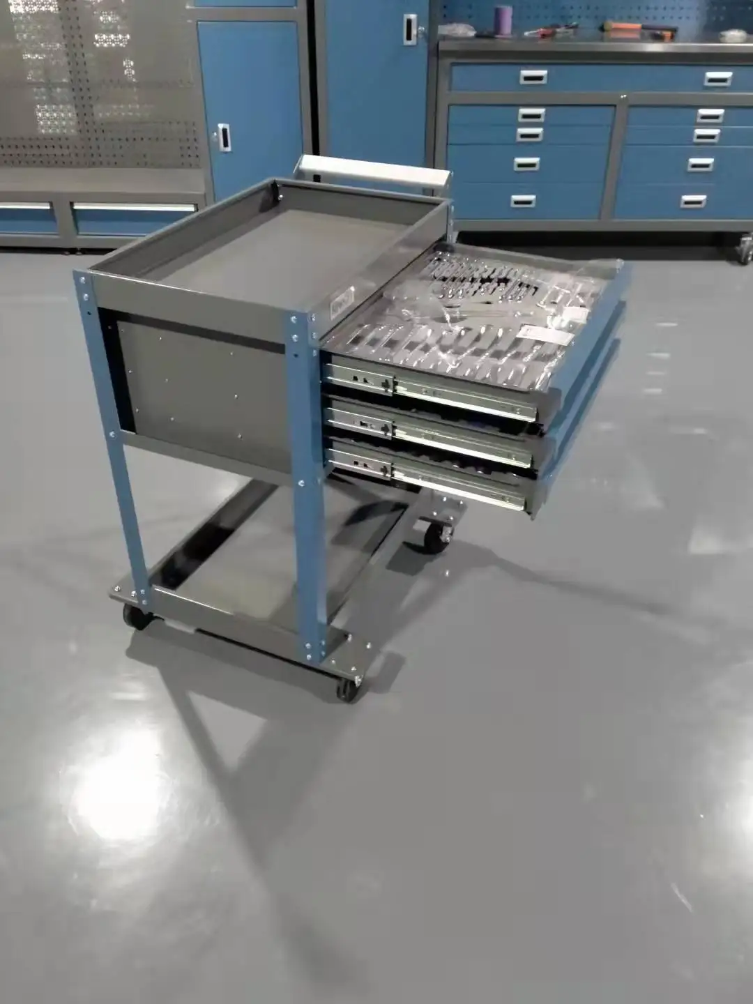 Attractive Heavy Duty Design and Best Choose Tool Trolley With Drawers