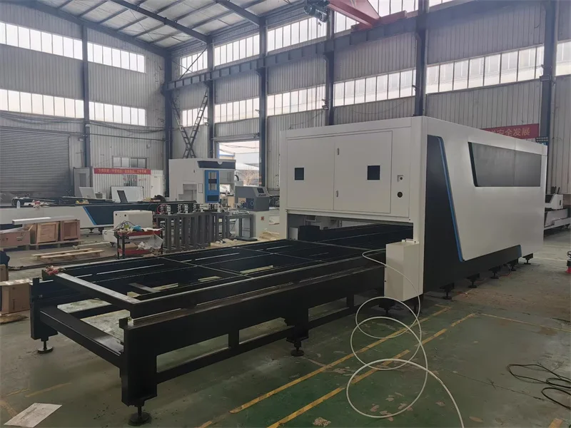 China Manufacture Direct Supply LASAR MAX 6025 Stainless Steel Bevel 12KW Fiber Laser Cutting Machine For Metal