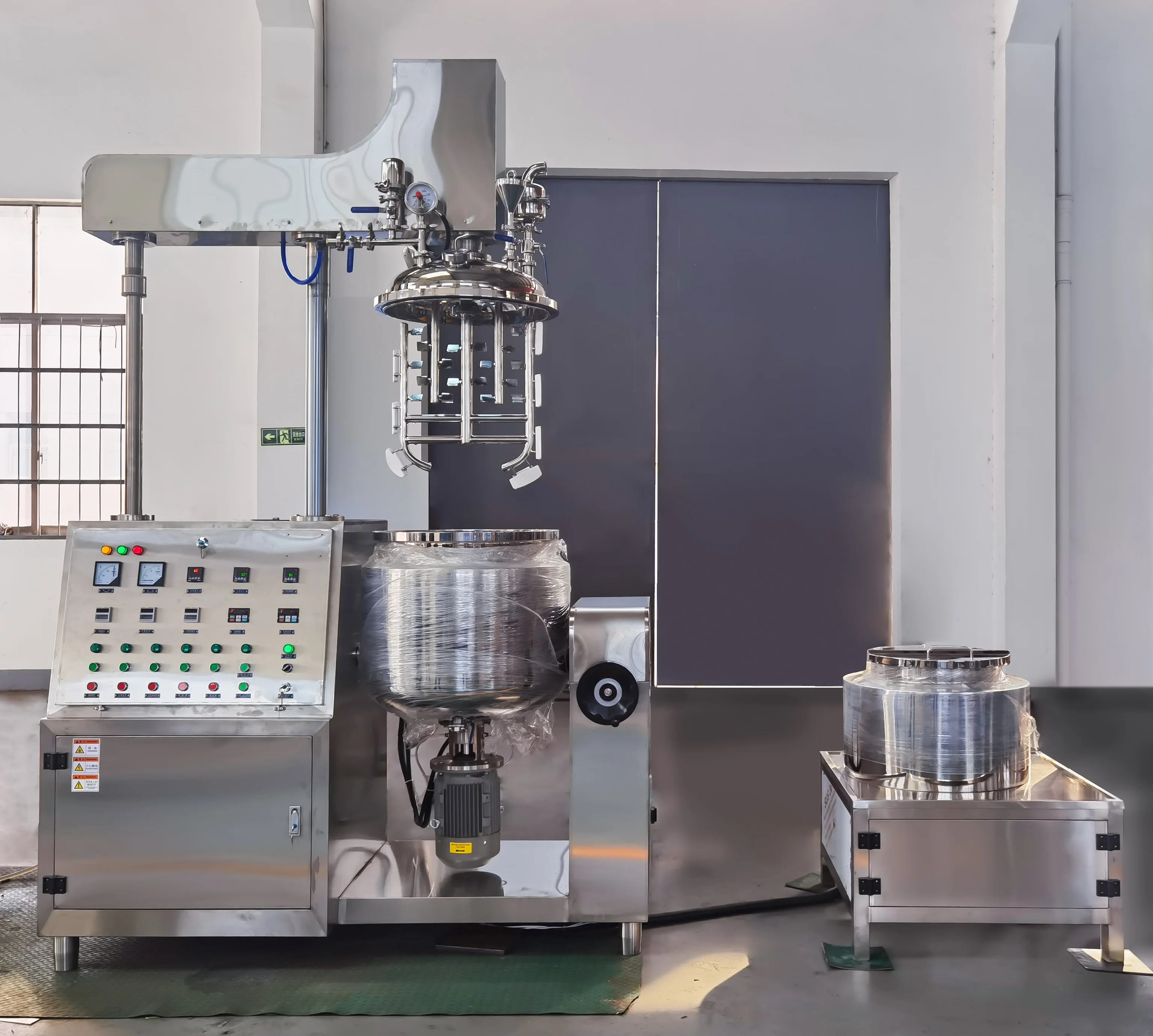 Factory price hydraulic type vacuum emulsifying machine high quality Vacuum defoaming machine for paste production