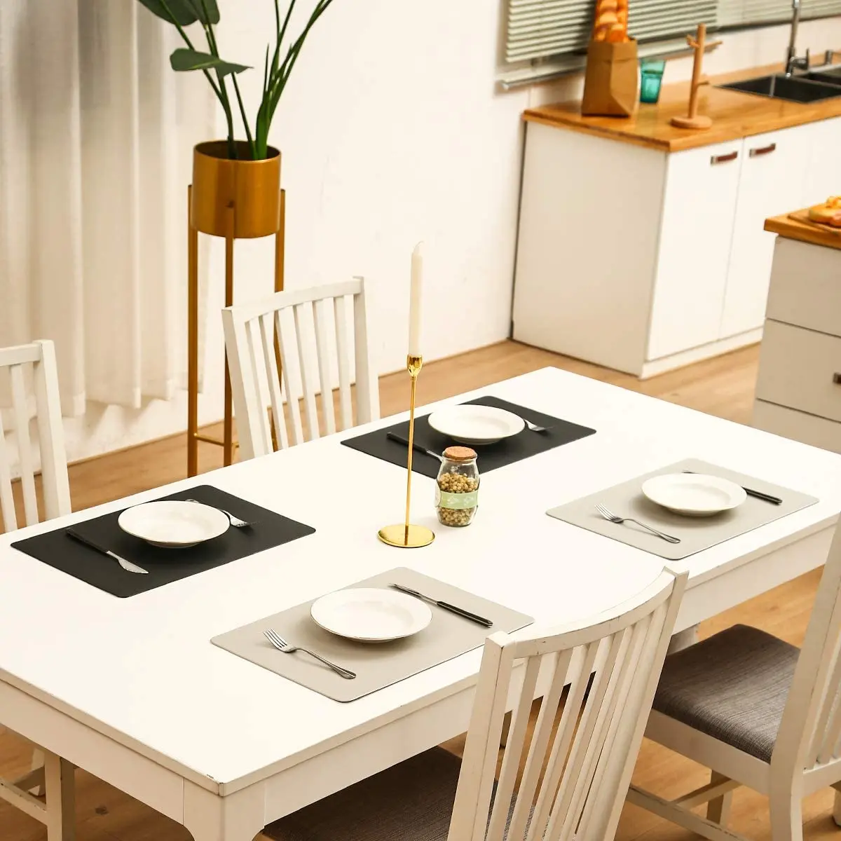 Pure PVC Heat-Resistant Waterproof Placemats Washable Easy to Clean Table Mats for Dining Room and Decor (Black)