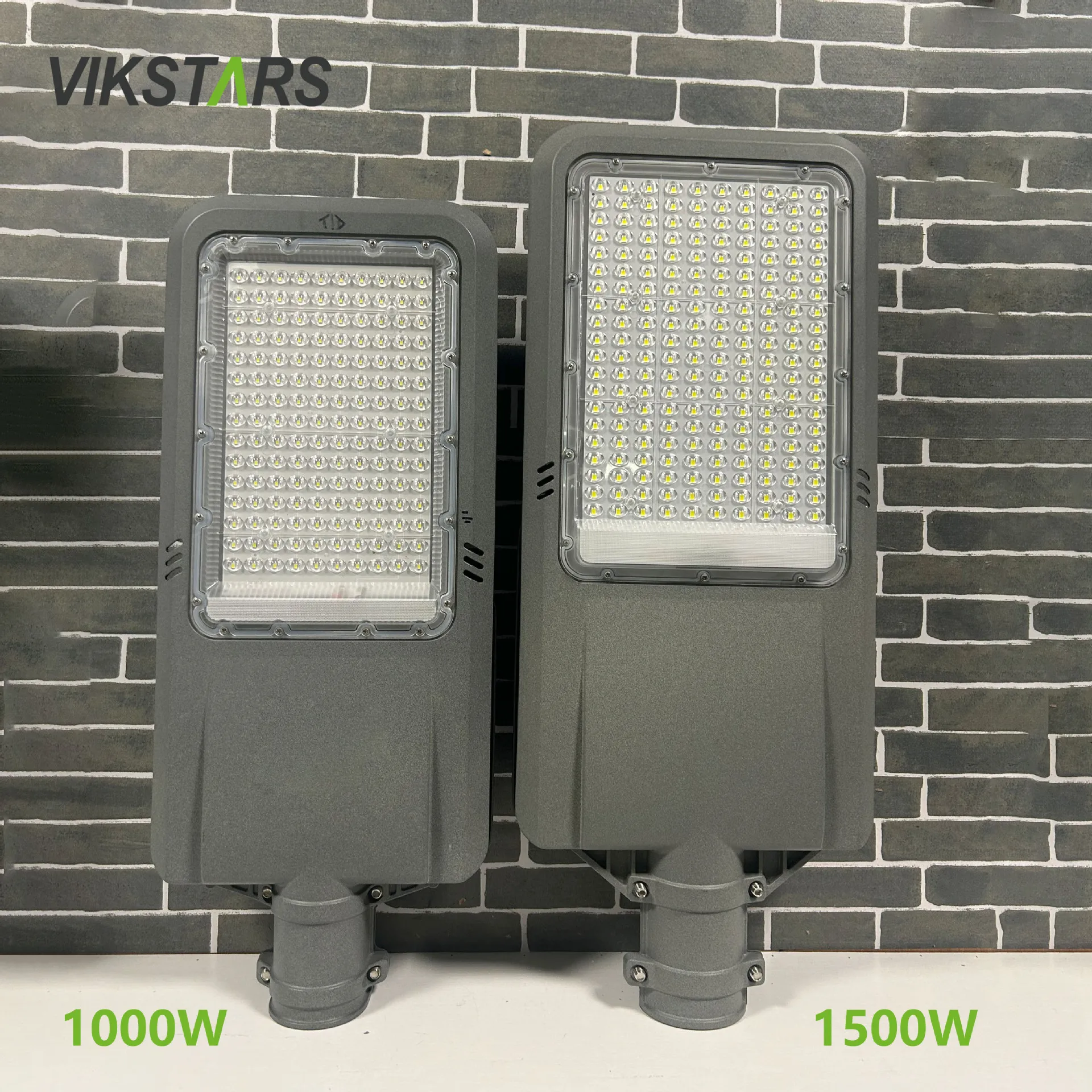 1000w 1500w Solar Powered Street Lights Public Lighting Luminaires 10m Height Installation For Rural Countryside