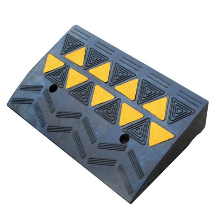 Wholesale  Yellow Black Highly visible Non Slip Outdoor truck Vehicle safety Passing Kerb Ramps Driveway Rubber curb Ramps