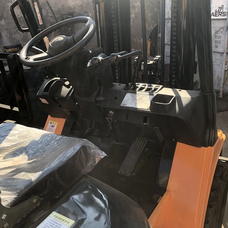 used original made in Japan Toyota 3 ton forklift