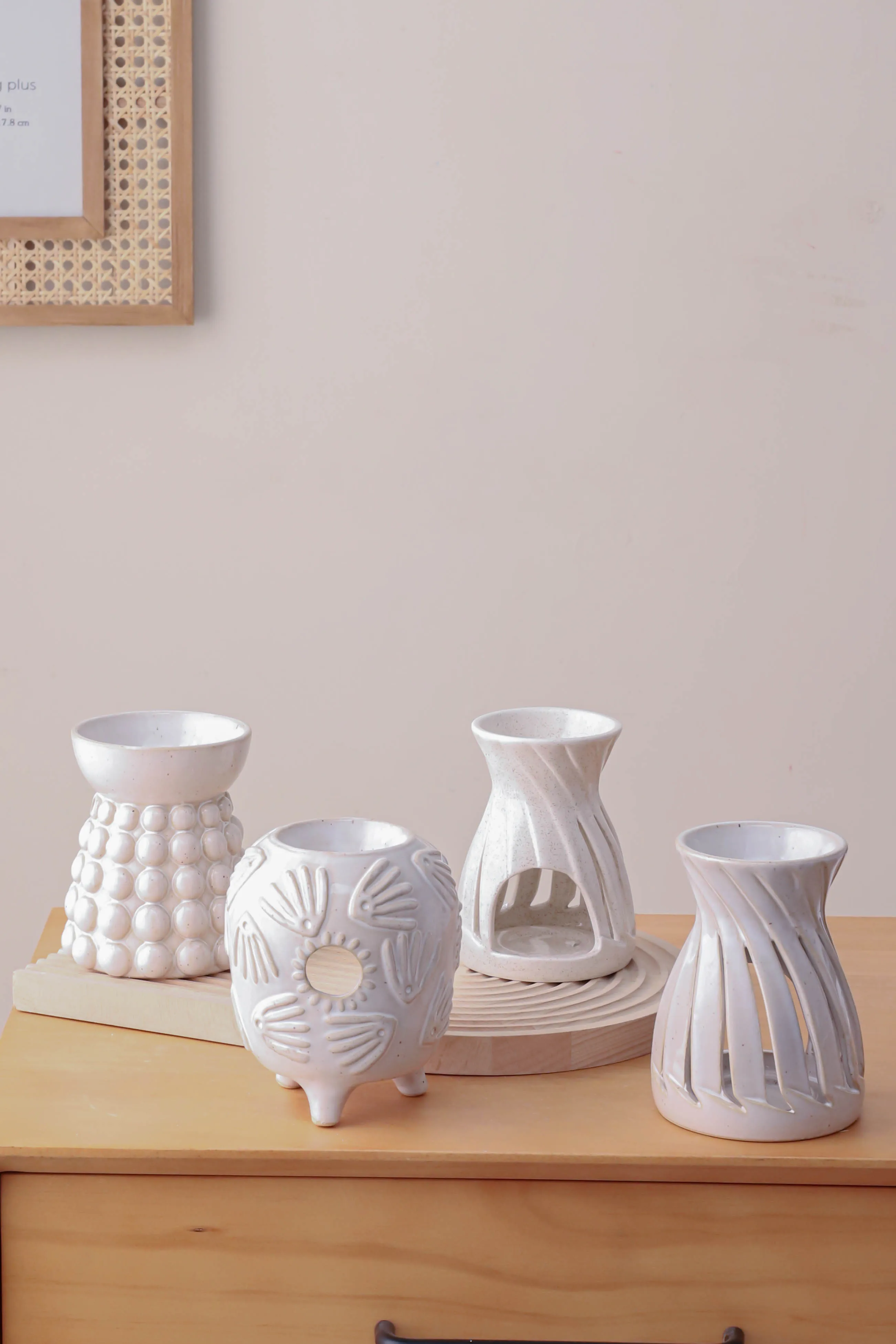 White Tealight Holder Ceramic Candle Essential Oil Burner Aromatherapy Aroma Oil Diffuser Burner Fragrance Warmer for Yoga Spa