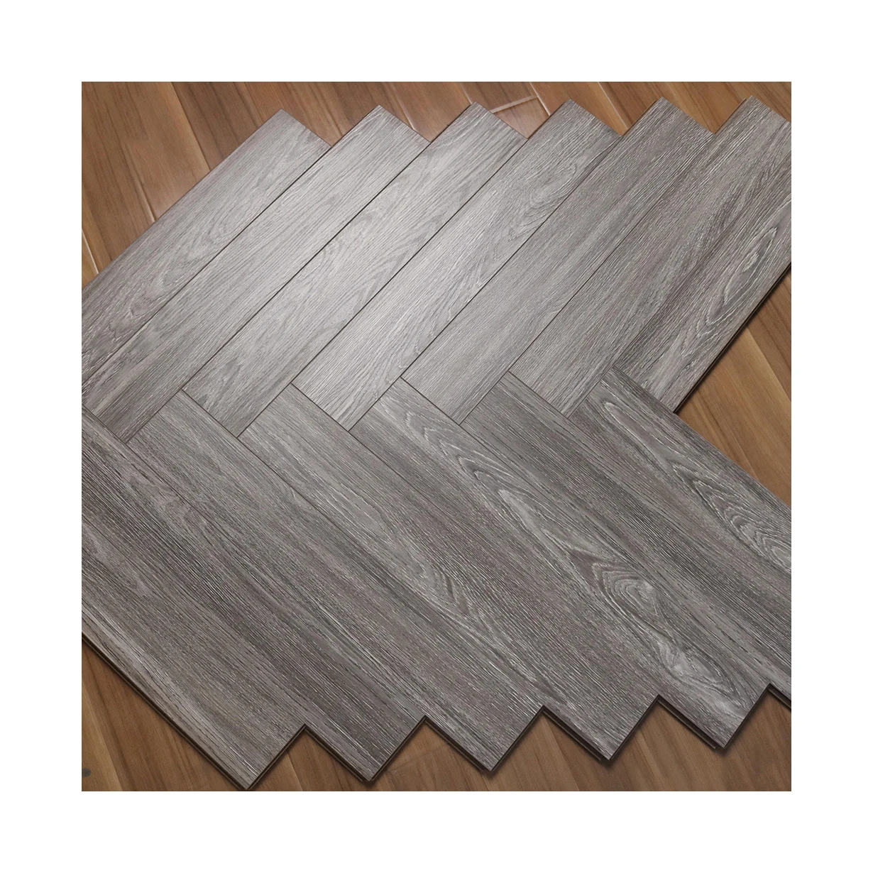 Wholesale Price Light Oak Fiber Wood Moisture-Proof Luxury Composite Flooring for Domestic/Business
