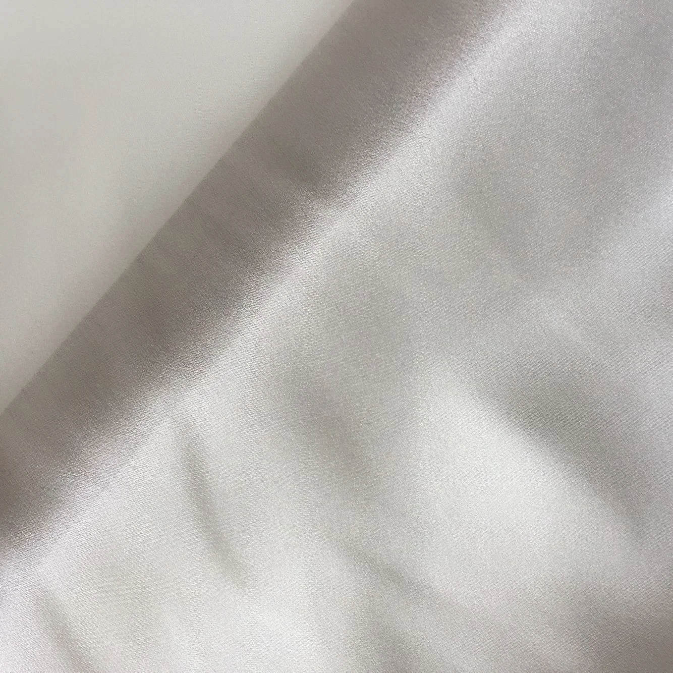 Good Price 100% Pure Silk Fabric 16m/M 114cm White Silk Satin Charmeuse Fabric For Dresses