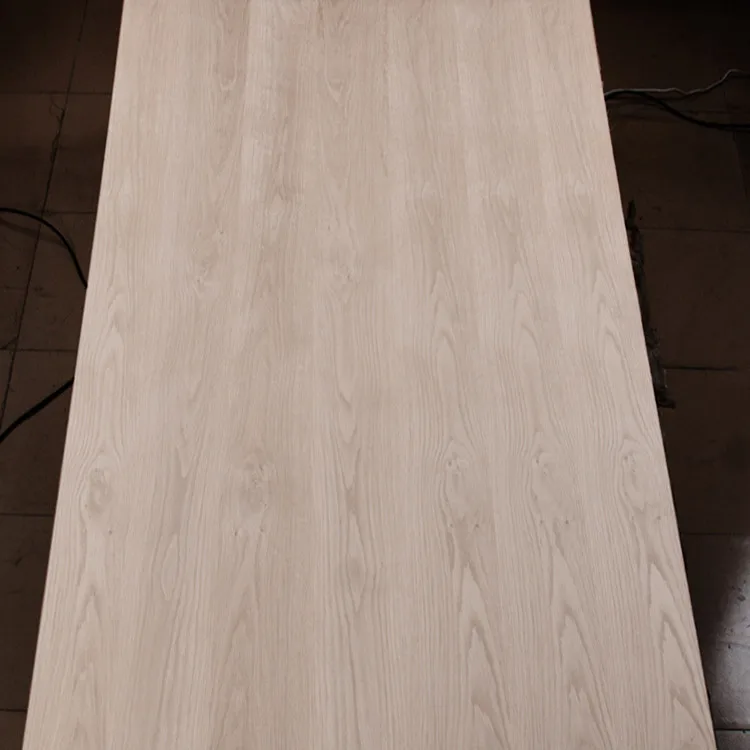 Poplar Material Oak Veneer Good Quality Crown Cut Grain Light Oak Veneered Mdf