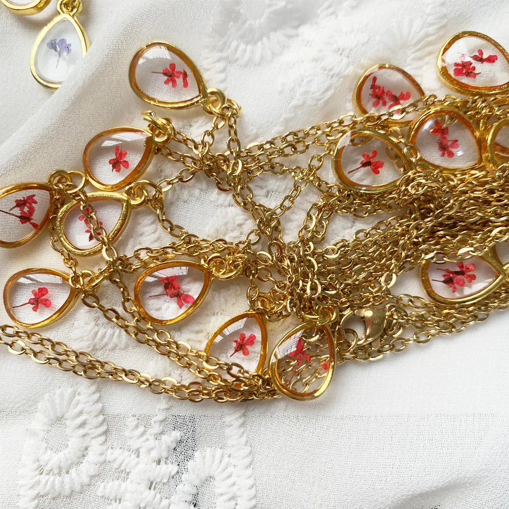 Different Color Chinese Factory Clear Gold 4 Leaf Clover Water Drop Resin Dried Flower Necklace