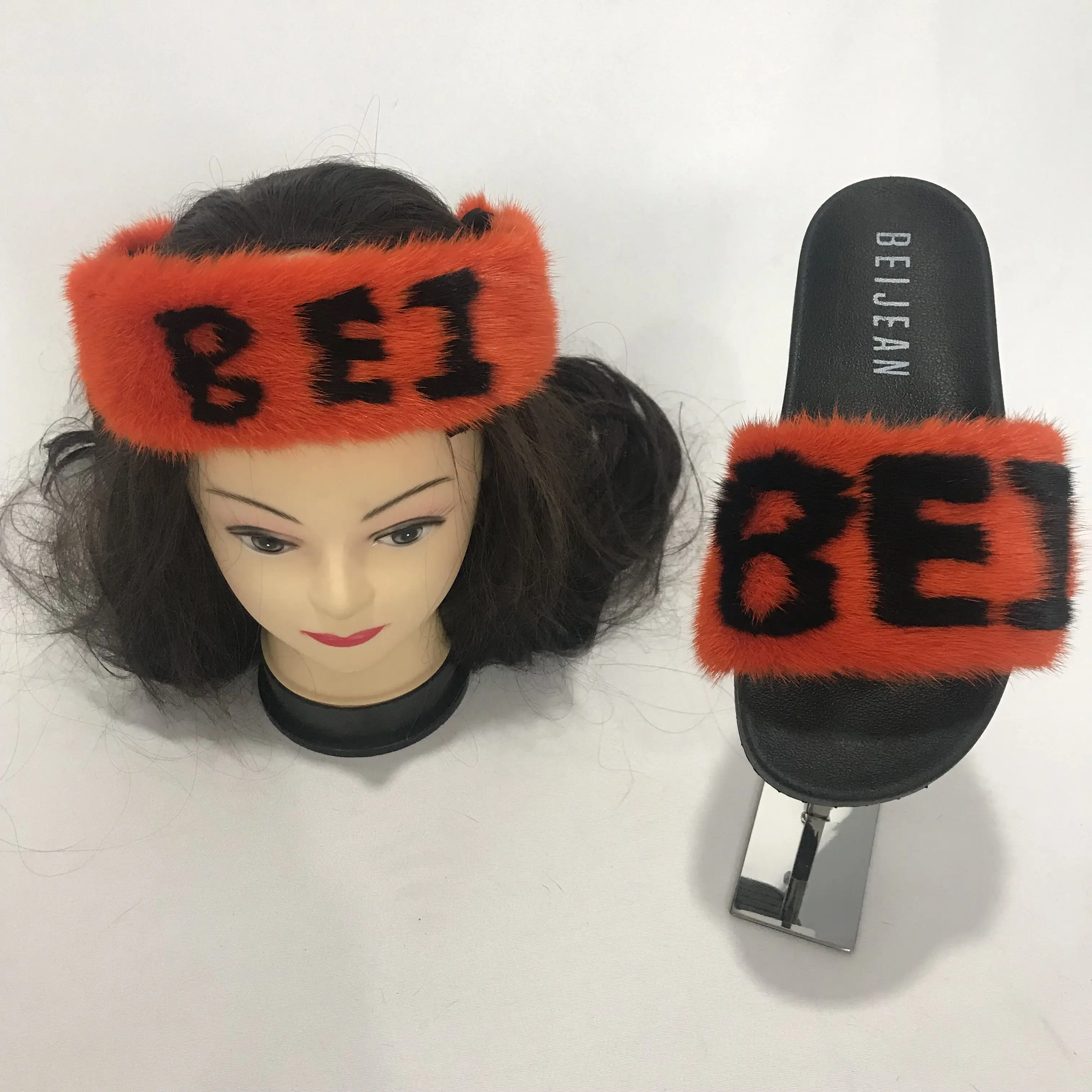 
Wholesale New Custom Logo Fashionable Mink Fur Slippers For Outdoor 