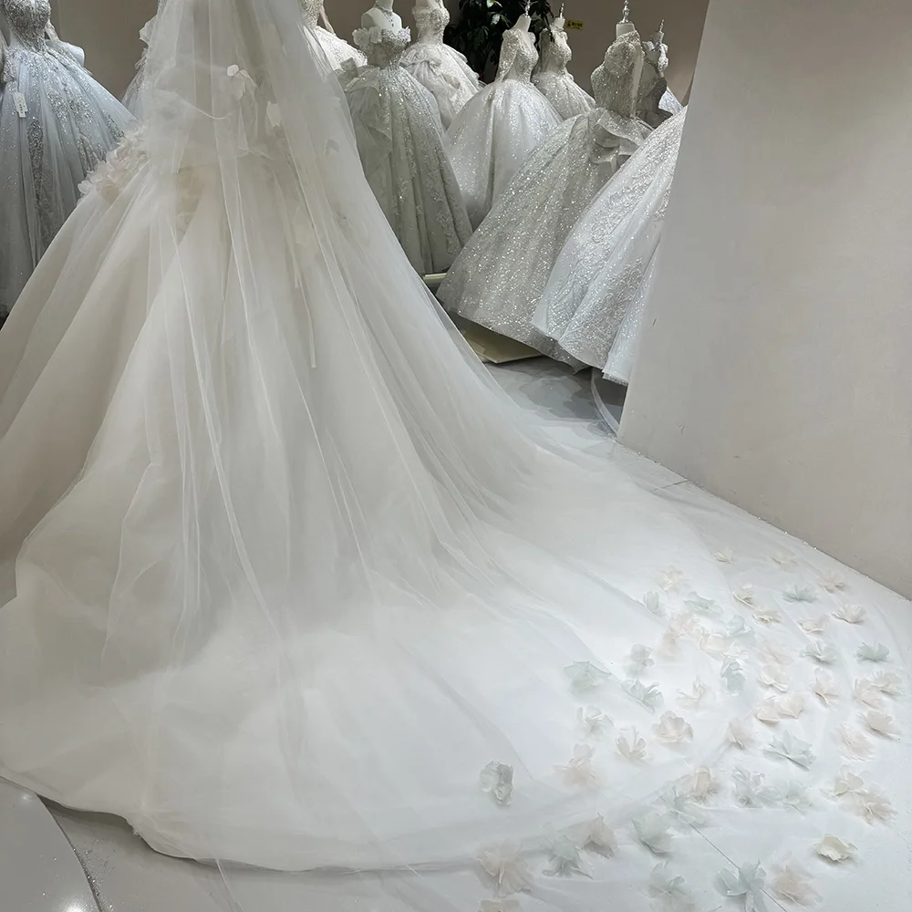 Elegant Short Sleeve Ball Gown Wedding Dress Luxury 3D Floral Appliques Customized Vintage Bridal Gown Dw0087